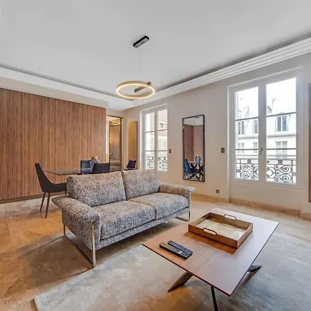 Apartment Ultra Luxe Champs Elysees Paris